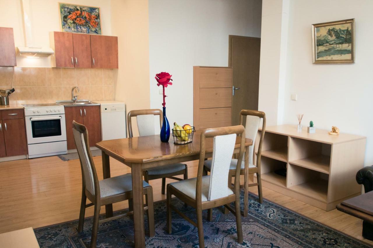 Town Hall 3 Bedroom Apartment Vilnius Luaran gambar